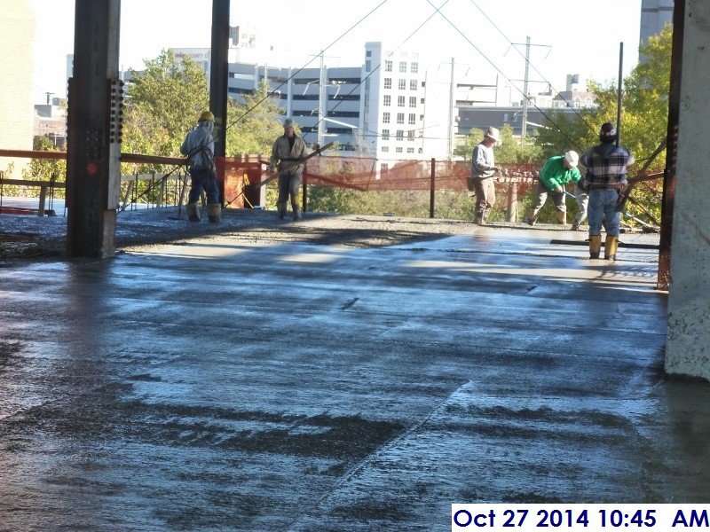 Pouring concrete at the remaining 3rd floor Facing East (1) (800x600)